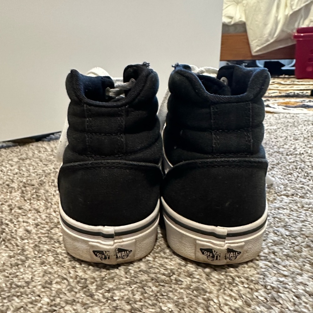 Vans - Picture 4 of 4